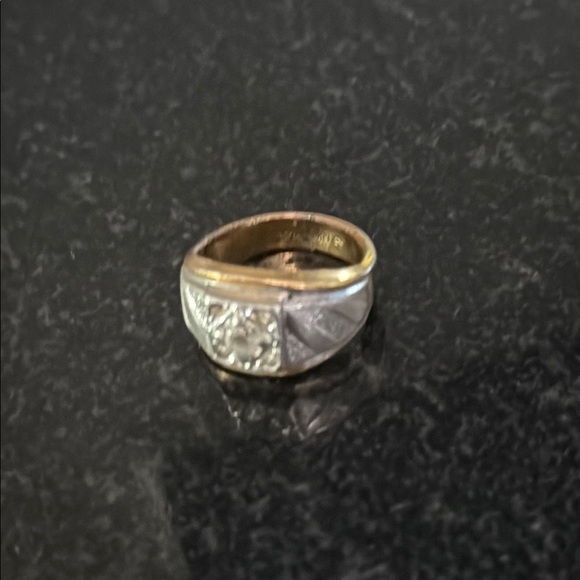 18KT HGE Gold and Silver Color Diamond Ring with Tapered Band Size 9.5 Men’s
